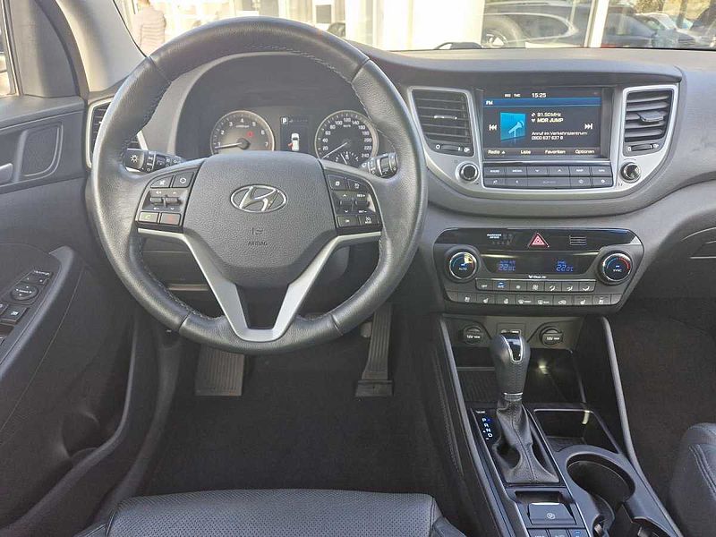 Hyundai Tucson 1.6 Premium 4WD/LEDER/PANO/AHK/KAMERA