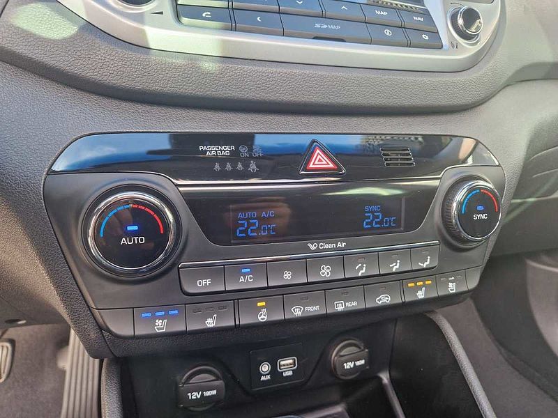 Hyundai Tucson 1.6 Premium 4WD/LEDER/PANO/AHK/KAMERA